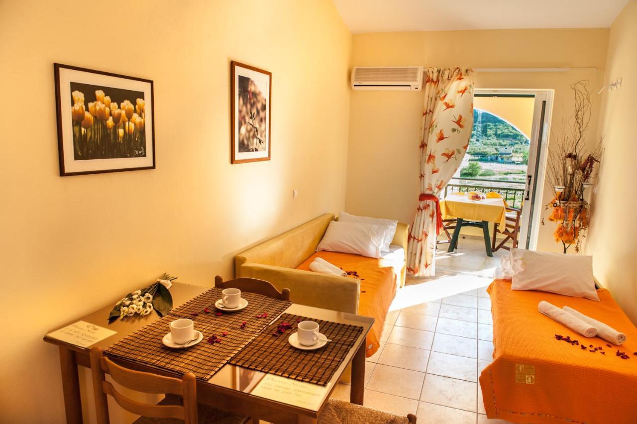 Clio Hotel Alykes  Extérieur photo