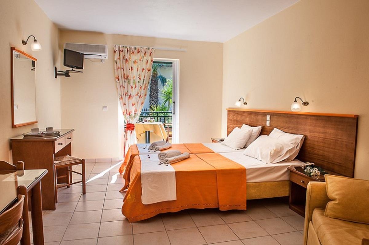 Clio Hotel Alykes  Extérieur photo