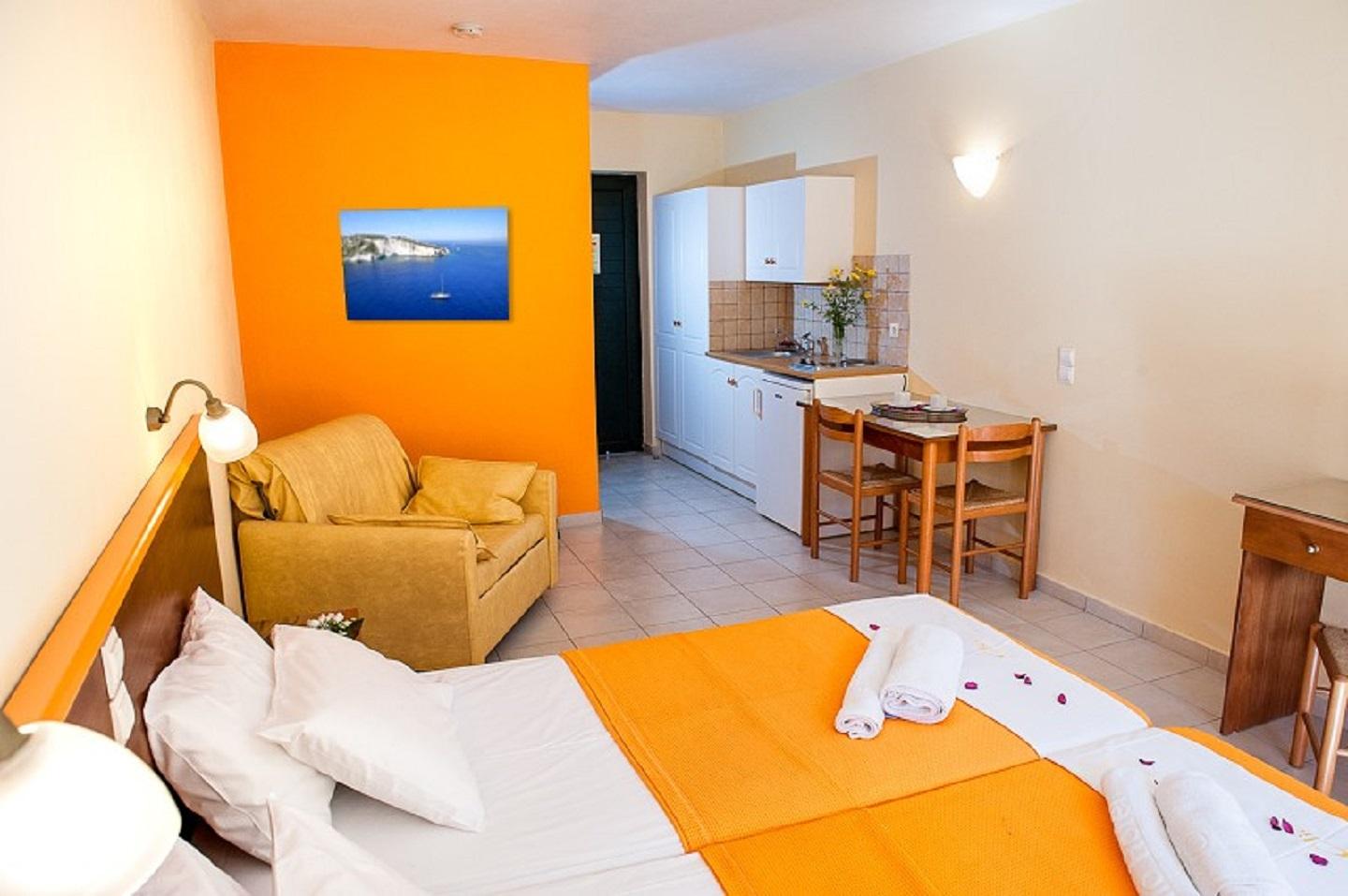 Clio Hotel Alykes  Extérieur photo